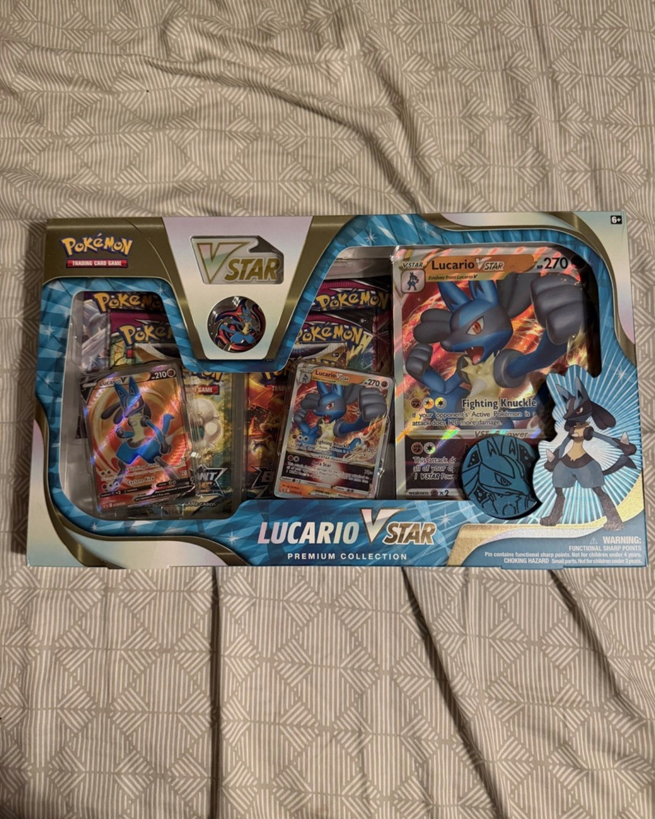 Lucario VSTAR Premium Collection Box